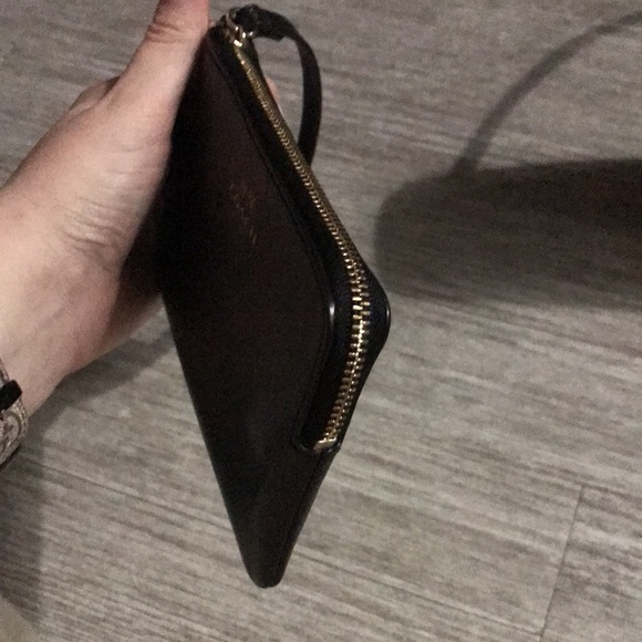 Black leather coach wristlet corner zip - Picture 3 of 5